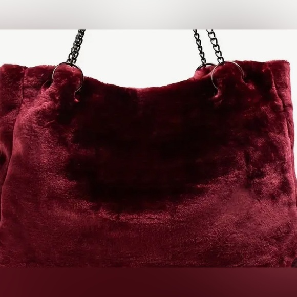 Stylish Faux Rabbit Feel Fur Purse (Back By Popular Demand) Bundle Free Gloves - Picture 4 of 10